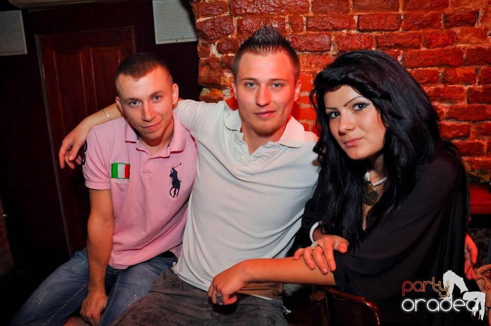 Student Party în Escape Club, 