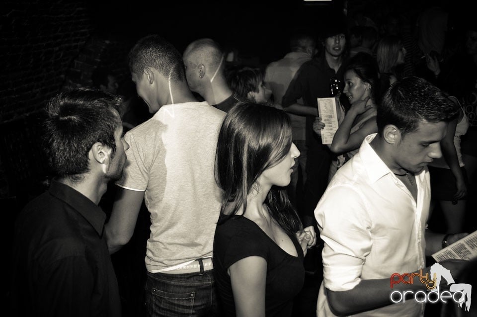 Student Party în Escape Club, 