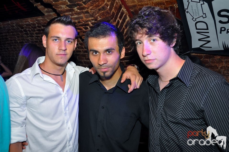 Student Party în Escape Club, 