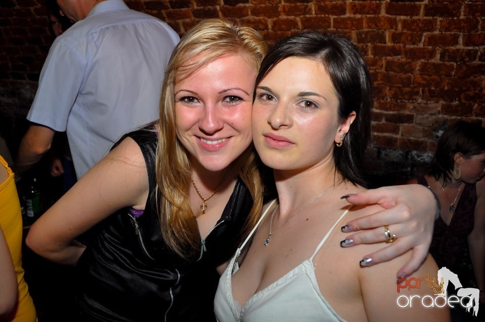 Student Party în Escape Club, 