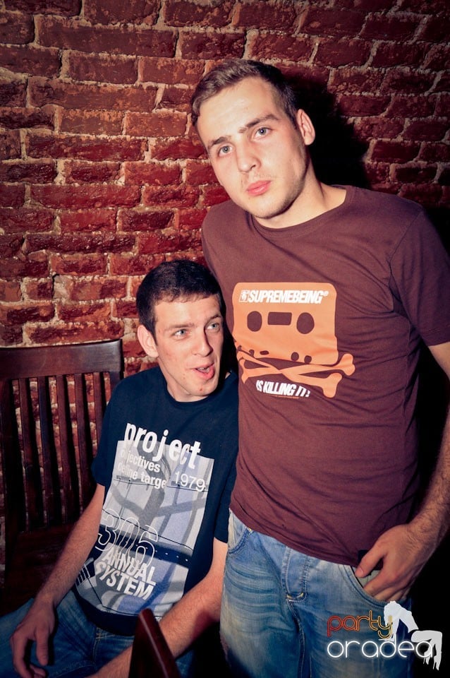 Student Party în Escape Club, 