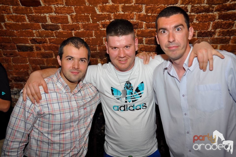 Student Party în Escape Club, 