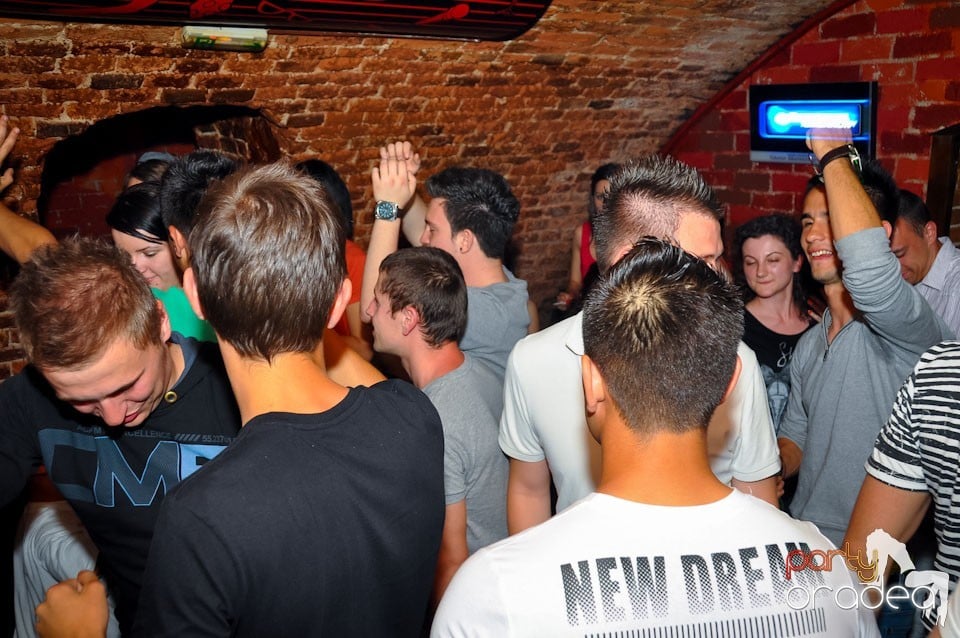 Student Party în Escape Club, 