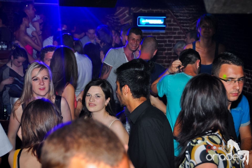 Student Party în Escape Club, 