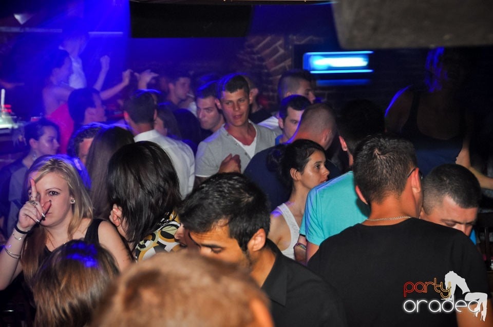 Student Party în Escape Club, 