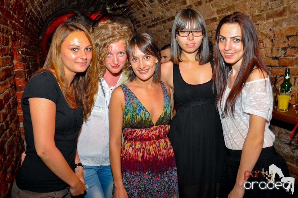 Student Party în Escape Club, 