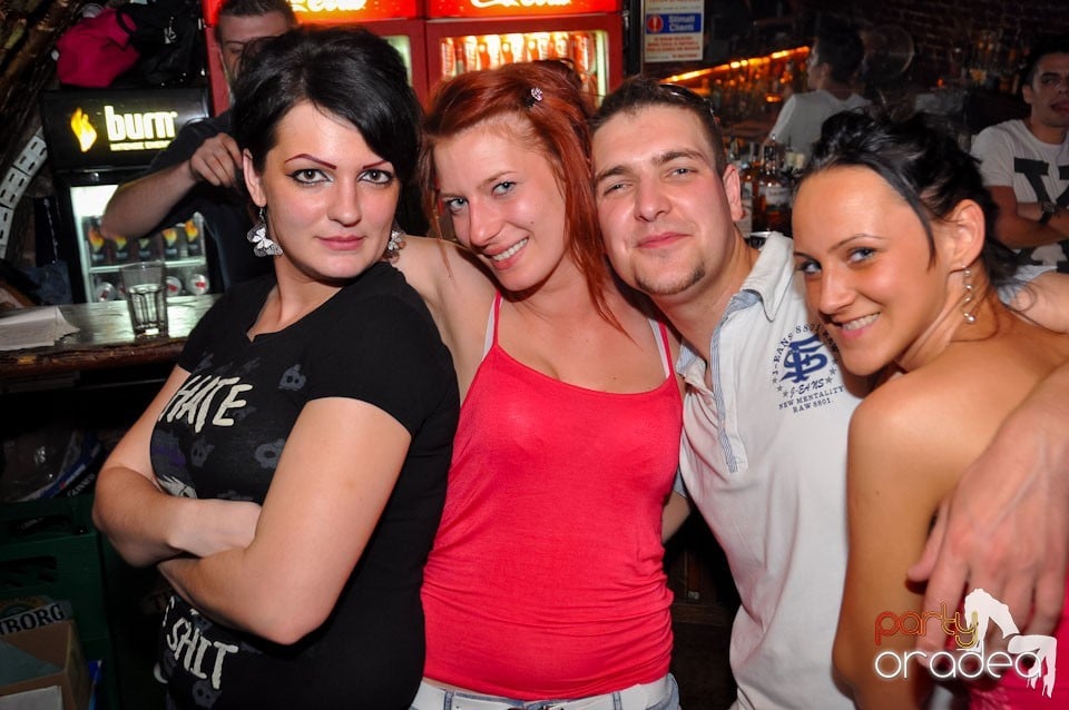 Student Party în Escape Club, 