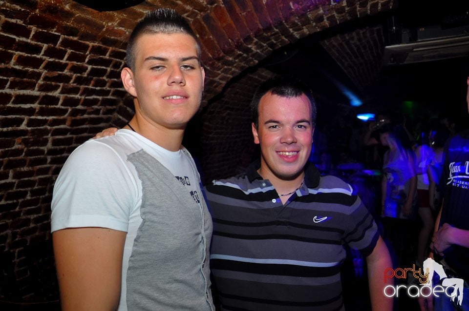 Student Party în Escape Club, 