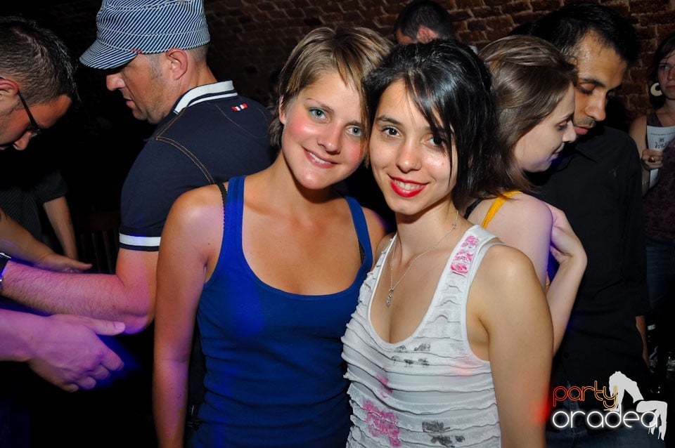 Student Party în Escape Club, 