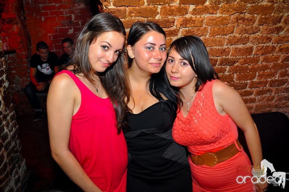 Student Party în Escape Club, 