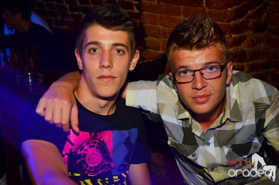 Student Party în Escape, 