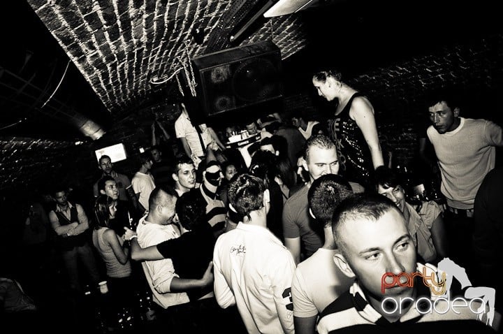 Student Party în Escape, 