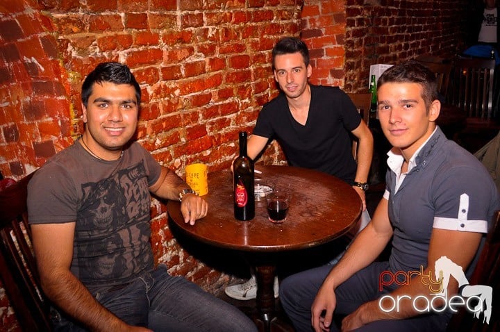 Student Party în Escape, 