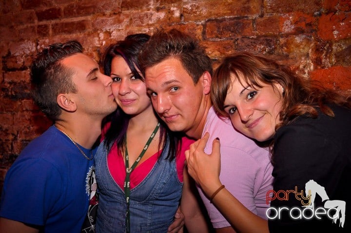 Student Party în Escape, 