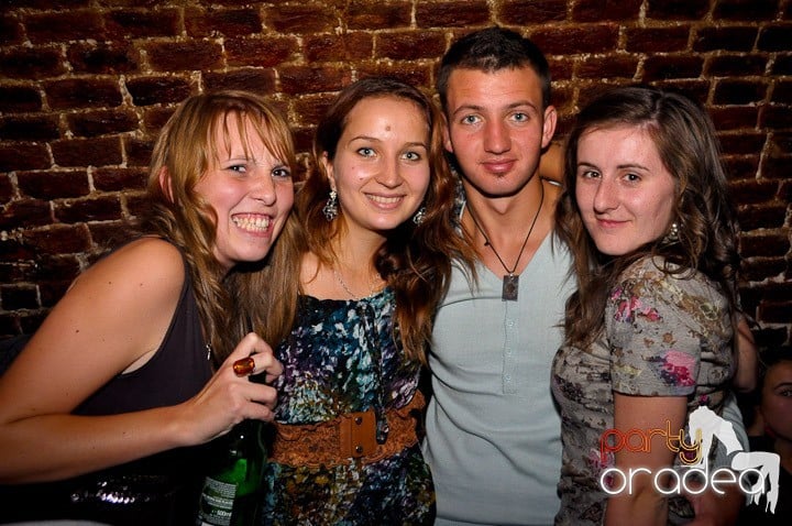 Student Party în Escape, 