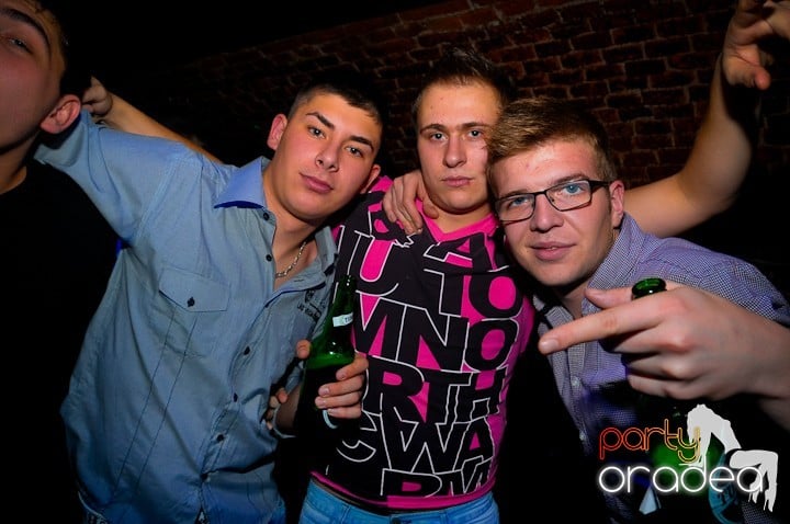 Student Party în Escape, 