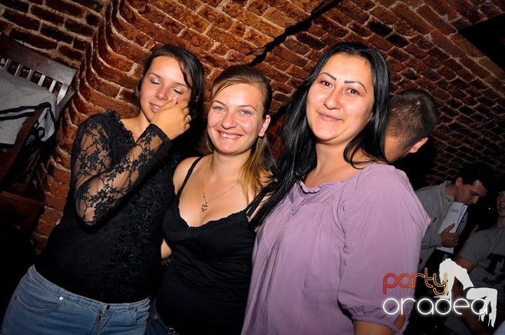 Student Party în Escape, 