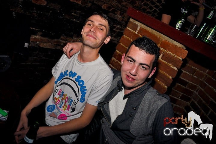 Student Party în Escape, 