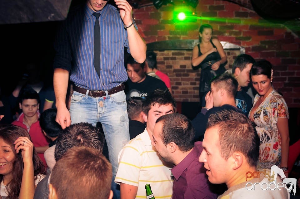 Student Party în Escape, 