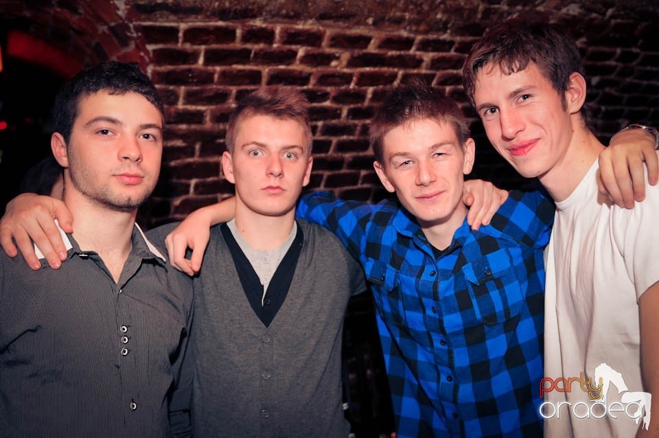 Student Party în Escape, 