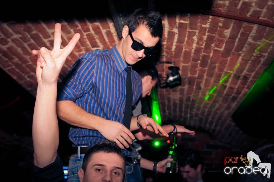 Student Party în Escape, 