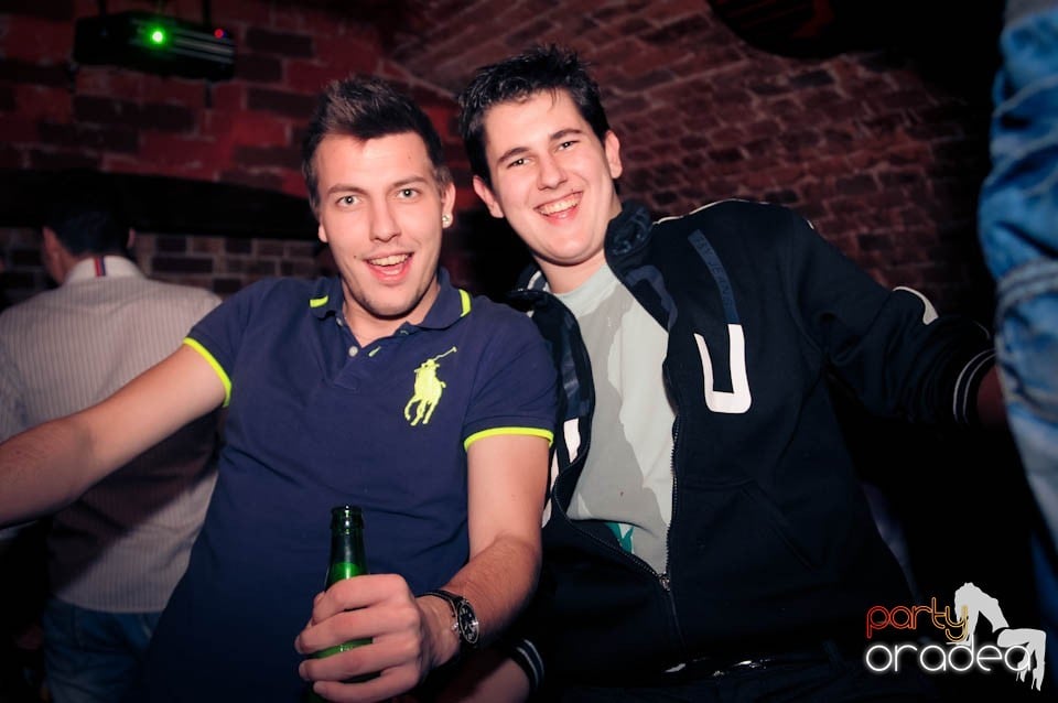 Student Party în Escape, 