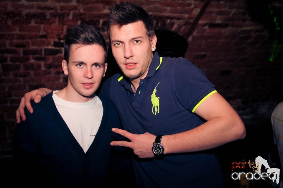 Student Party în Escape, 