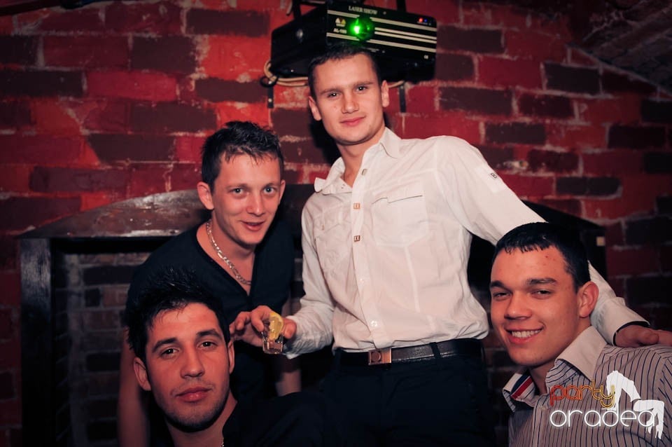 Student Party în Escape, 