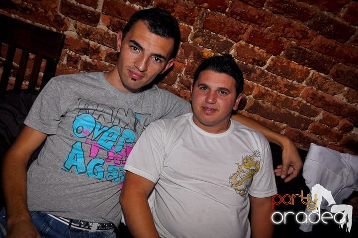 Student Party în Escape, 