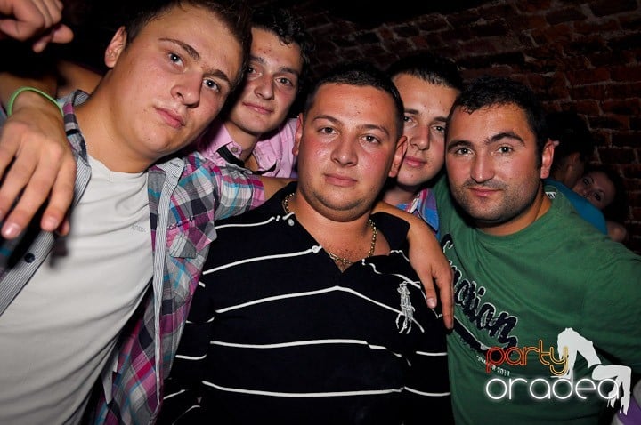 Student Party în Escape, 