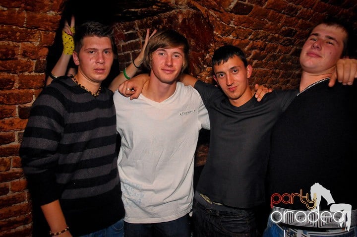 Student Party în Escape, 