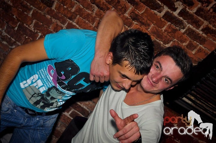 Student Party în Escape, 