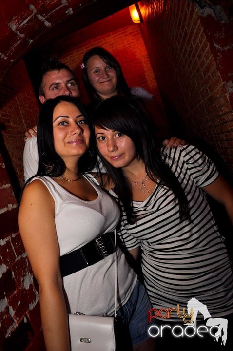 Student Party în Escape, 