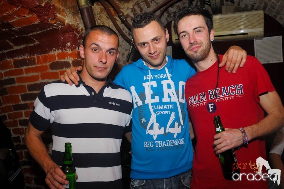 Student Party în Escape, 