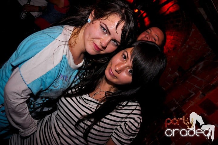 Student Party în Escape, 