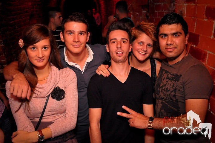 Student Party în Escape, 