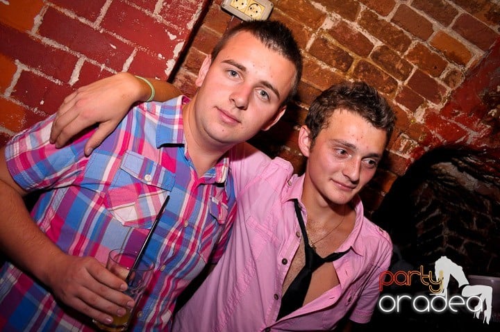 Student Party în Escape, 