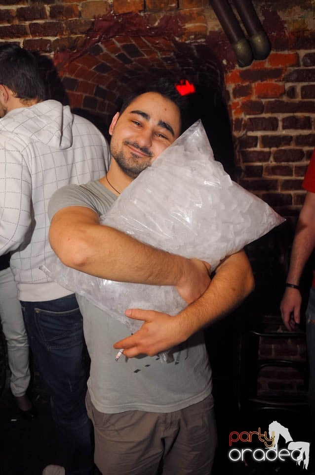 Student Party în Escape, 