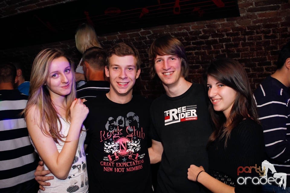 Student Party în Escape, 