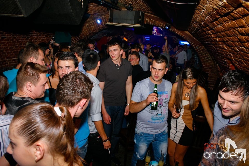 Student Party marca NMD în Escape,