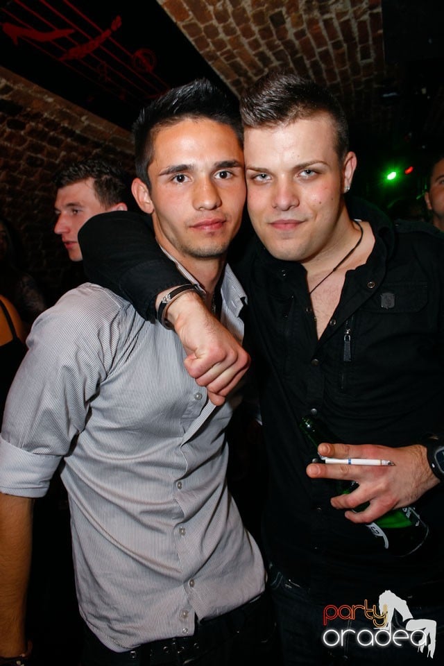 Student Party marca NMD în Escape, 