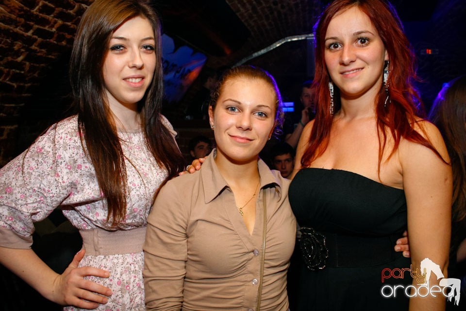 Student Party marca NMD în Escape, 