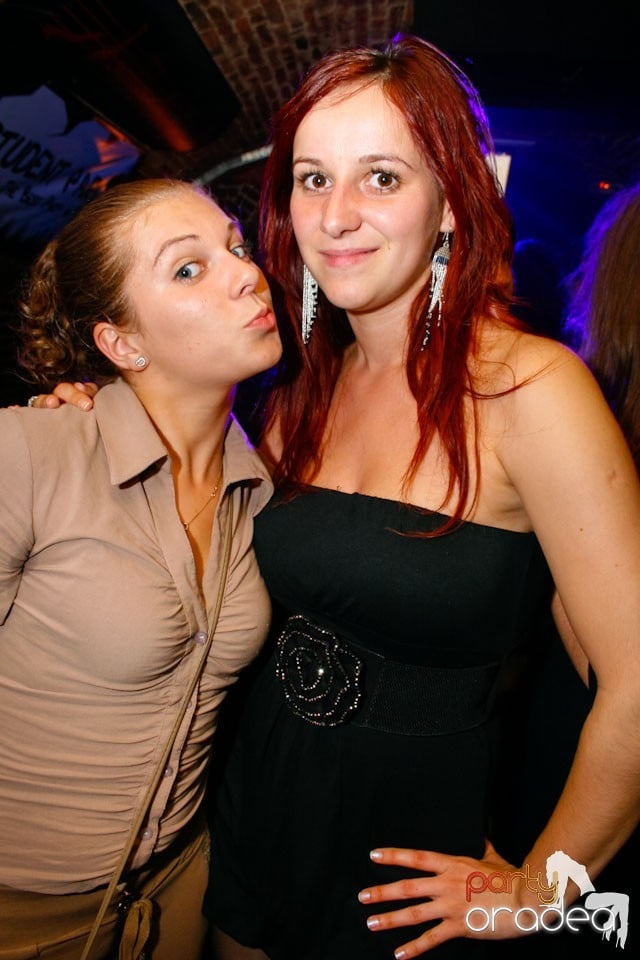 Student Party marca NMD în Escape, 