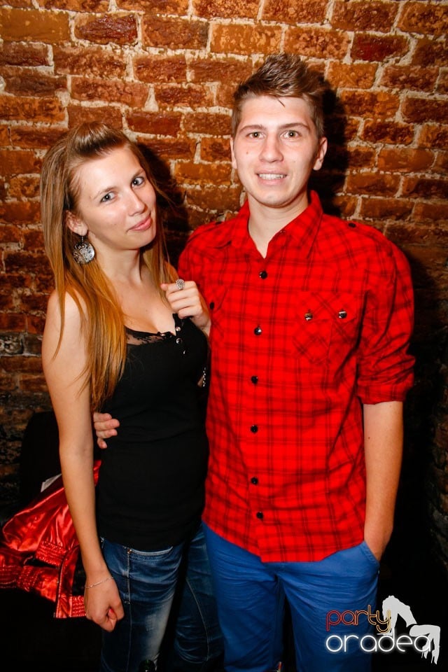 Student Party marca NMD în Escape, 