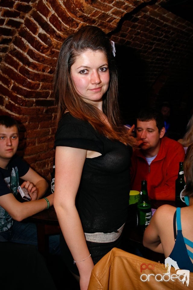 Student Party marca NMD în Escape, 