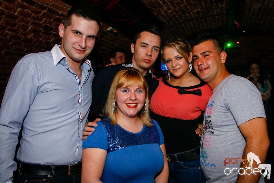 Student Party marca NMD în Escape, 