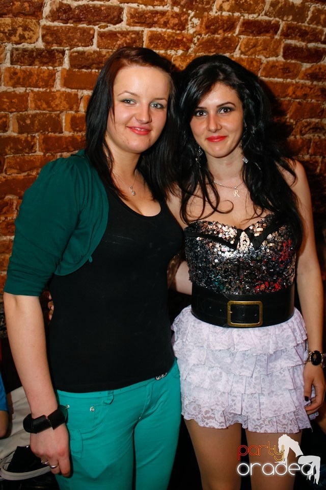 Student Party marca NMD în Escape, 