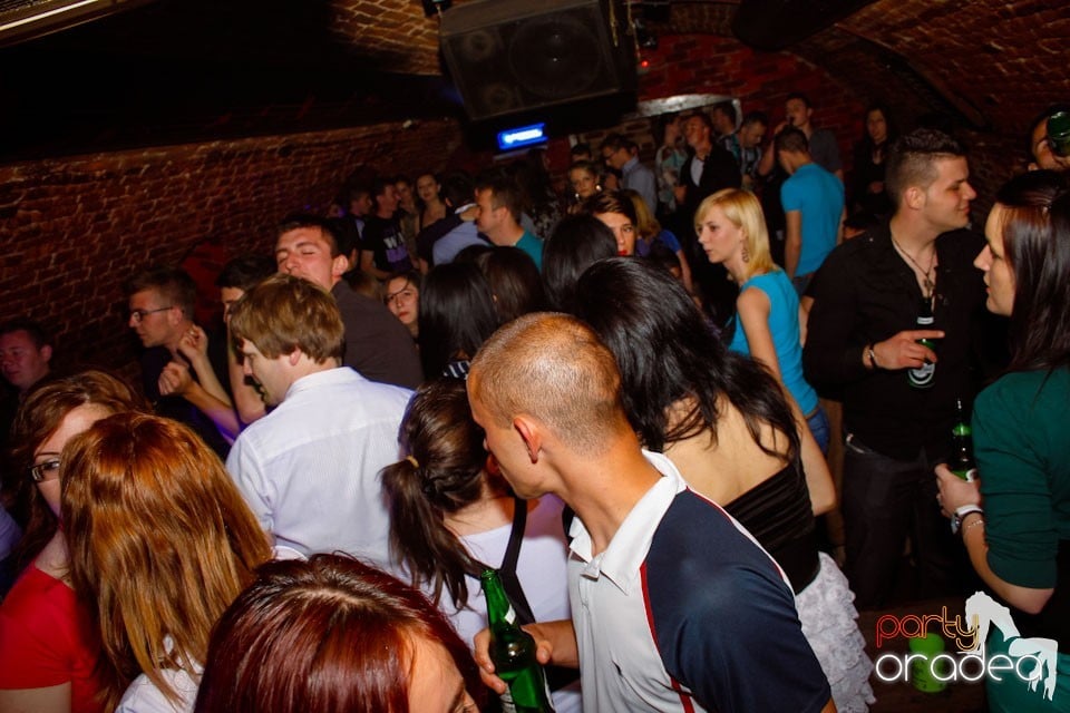 Student Party marca NMD în Escape, 