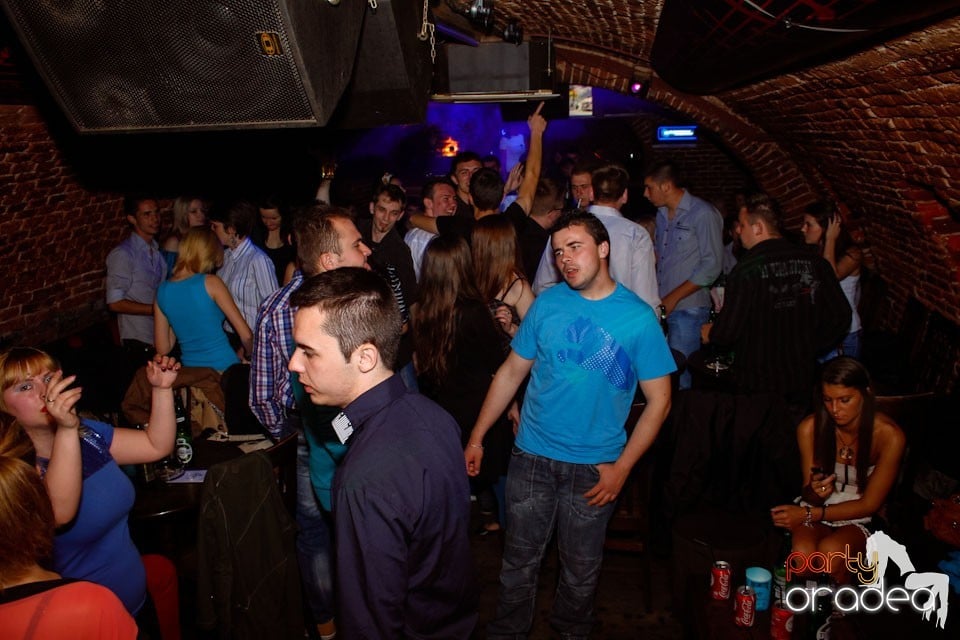 Student Party marca NMD în Escape, 