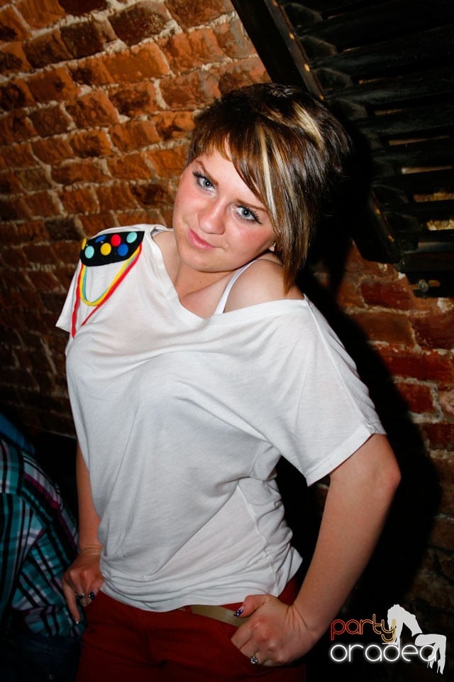 Student Party marca NMD în Escape, 